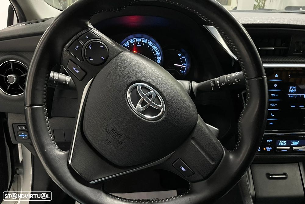 Toyota Auris 1.4 D-4D Exclusive - 39