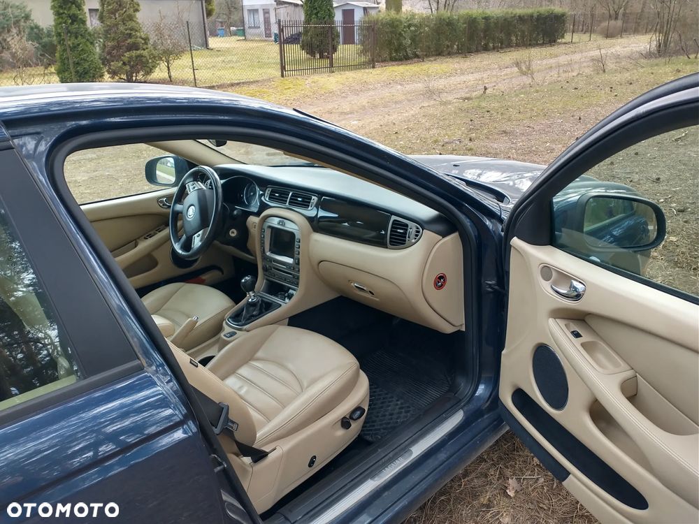Jaguar X-Type 2.0 - 8