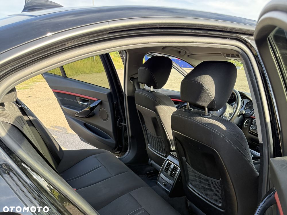 BMW Seria 3 330i xDrive Sport Line Sport - 13
