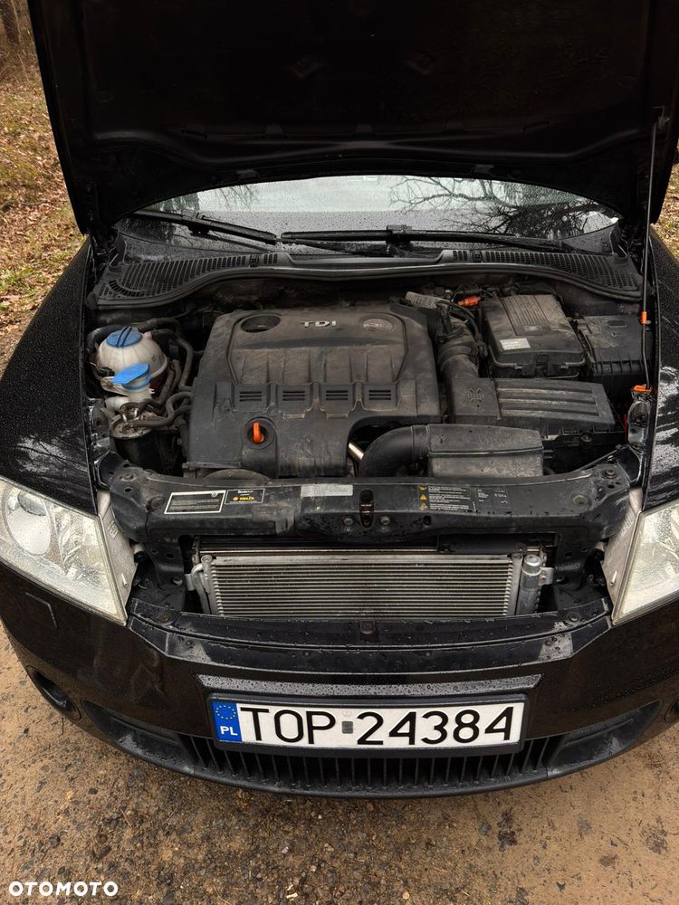 Skoda Octavia 2.0 TDI CR DPF RS - 6