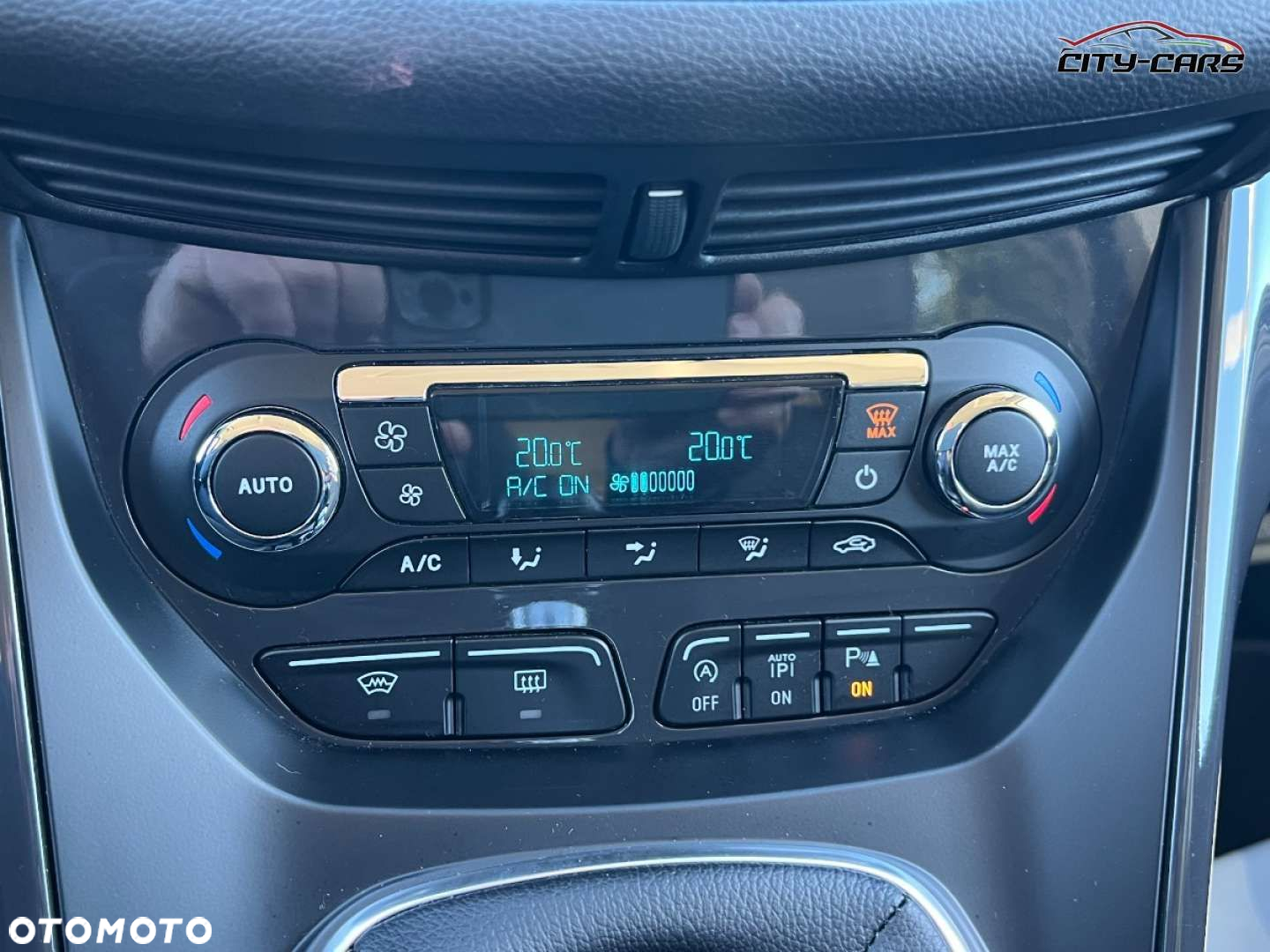 Ford Kuga - 21