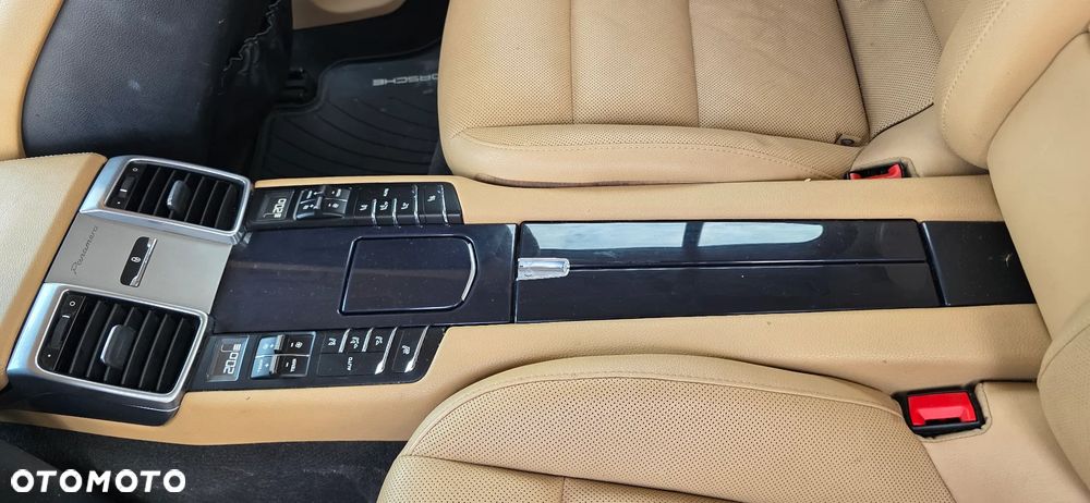 Porsche Panamera PDK - 13