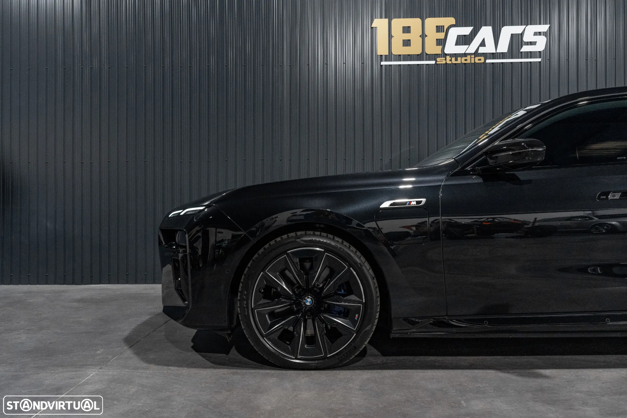 BMW 750 750e xDrive Pack Desportivo M - 37
