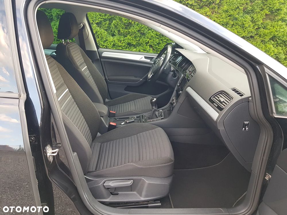 Volkswagen Golf 1.6 TDI BlueMotion Technology Cup - 23