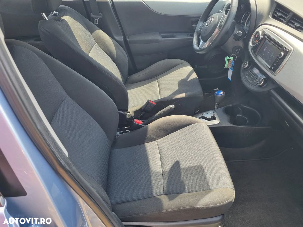 Toyota Yaris 1.5 VVT-i HSD Luna - 19