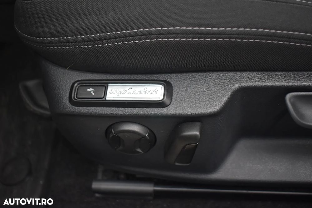 Volkswagen Passat 2.0 TDI DSG Comfortline - 16