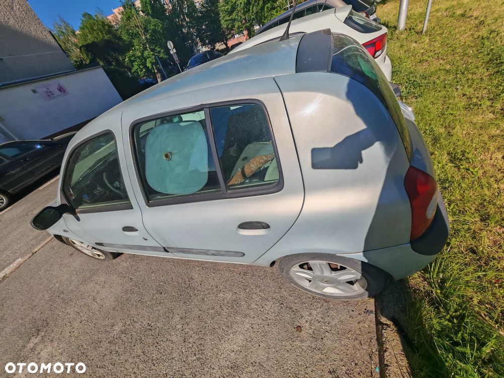 Renault Clio 1.4 16V Privilege - 8