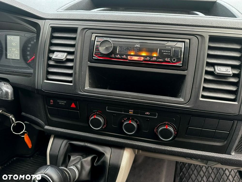 Volkswagen Transporter - 16