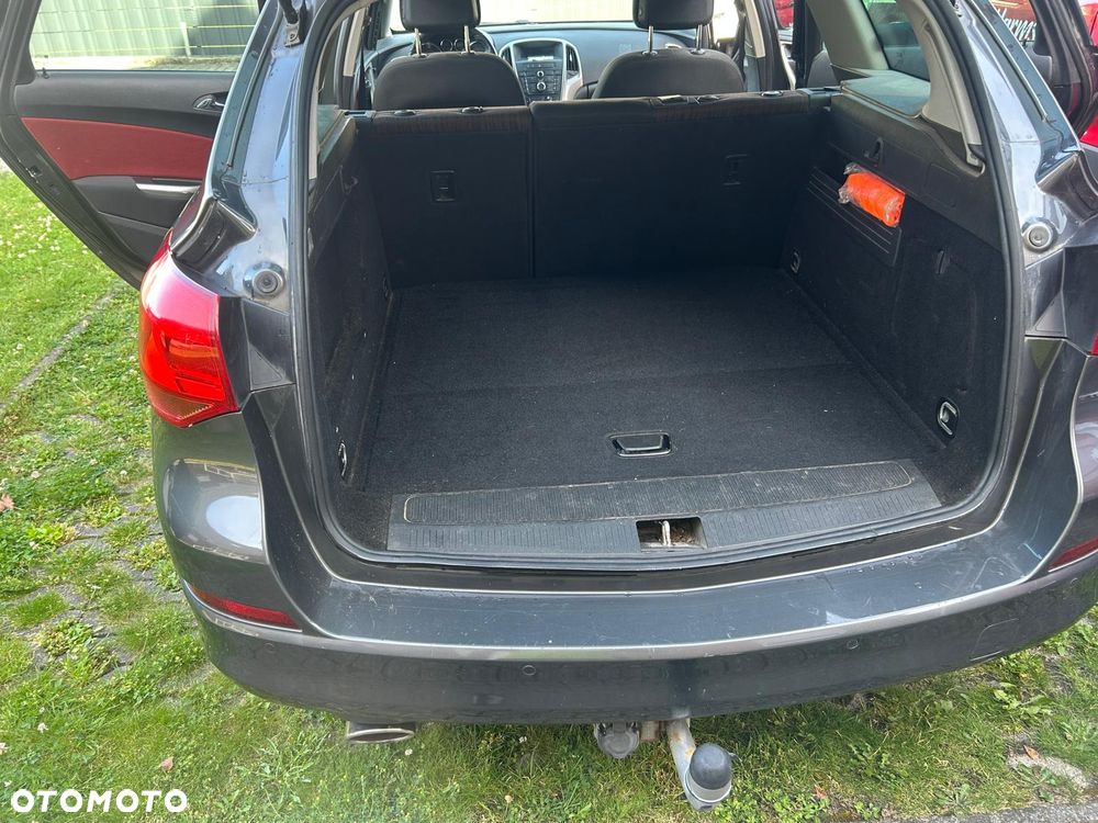 Opel Astra 1.6 Turbo Design Edition - 2