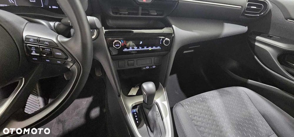 Toyota Yaris Cross - 15