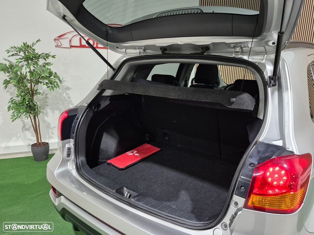 Mitsubishi ASX 1.6 MIVEC Intense Connect Edition - 32