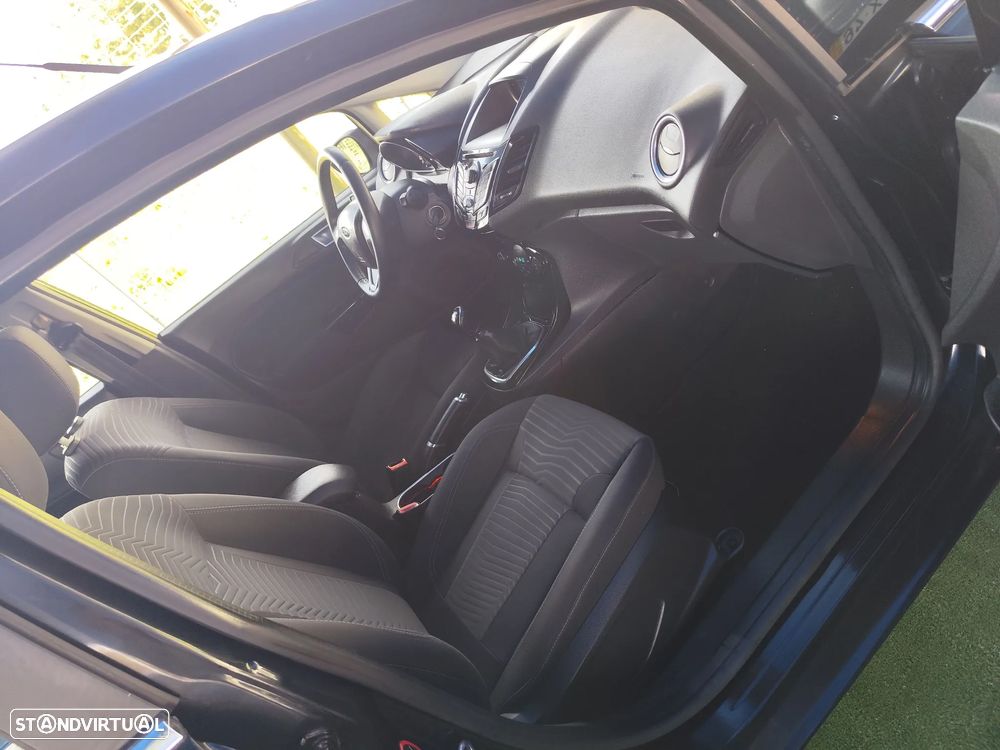 Ford Fiesta 1.5 TDCi Titanium - 31