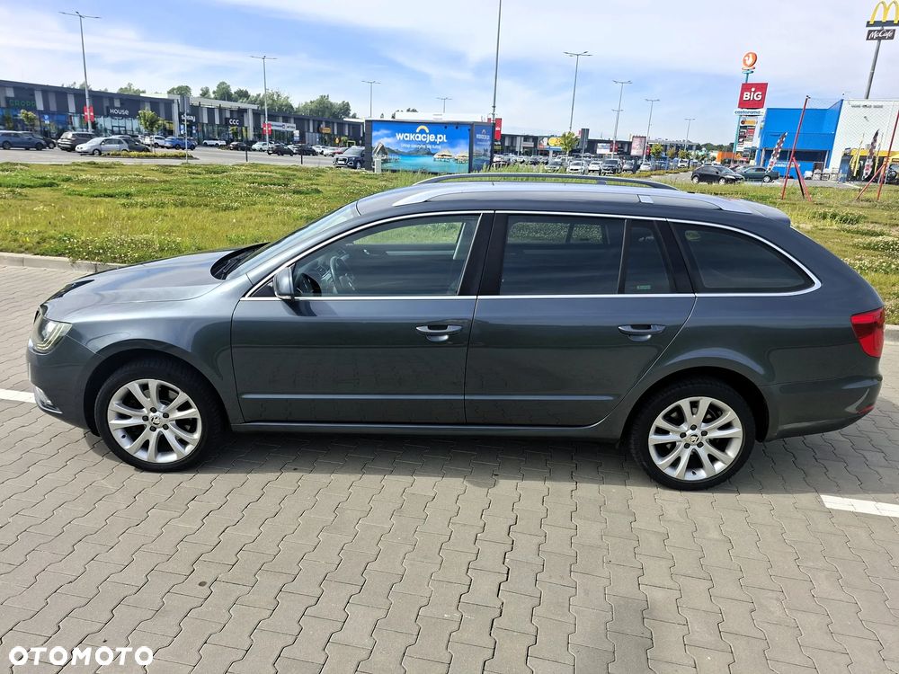 Skoda Superb 2.0 TDI 4x4 Elegance Outdoor DSG - 3