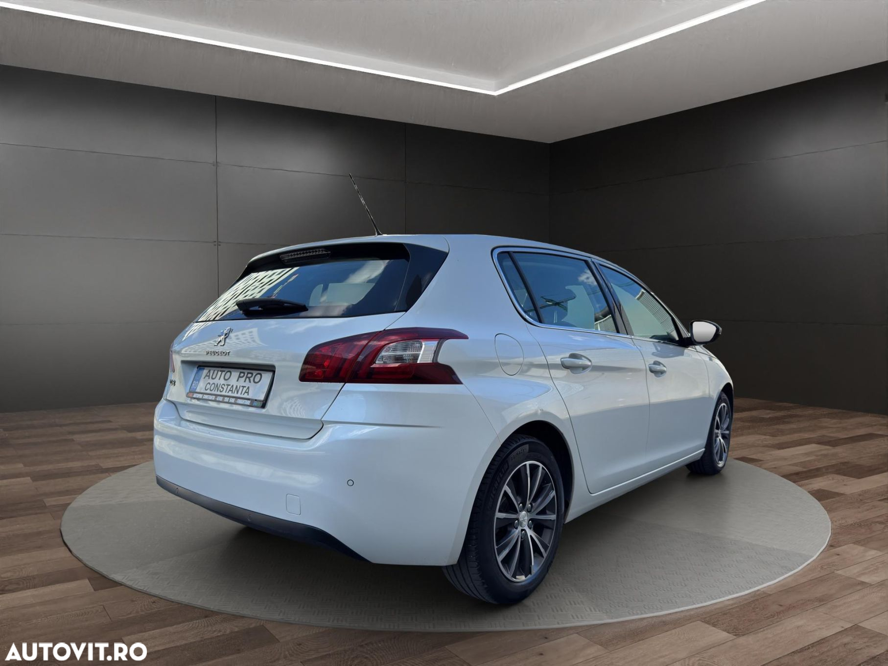 Peugeot 308 1.2 L PureTech Turbo Allure Aut. - 3