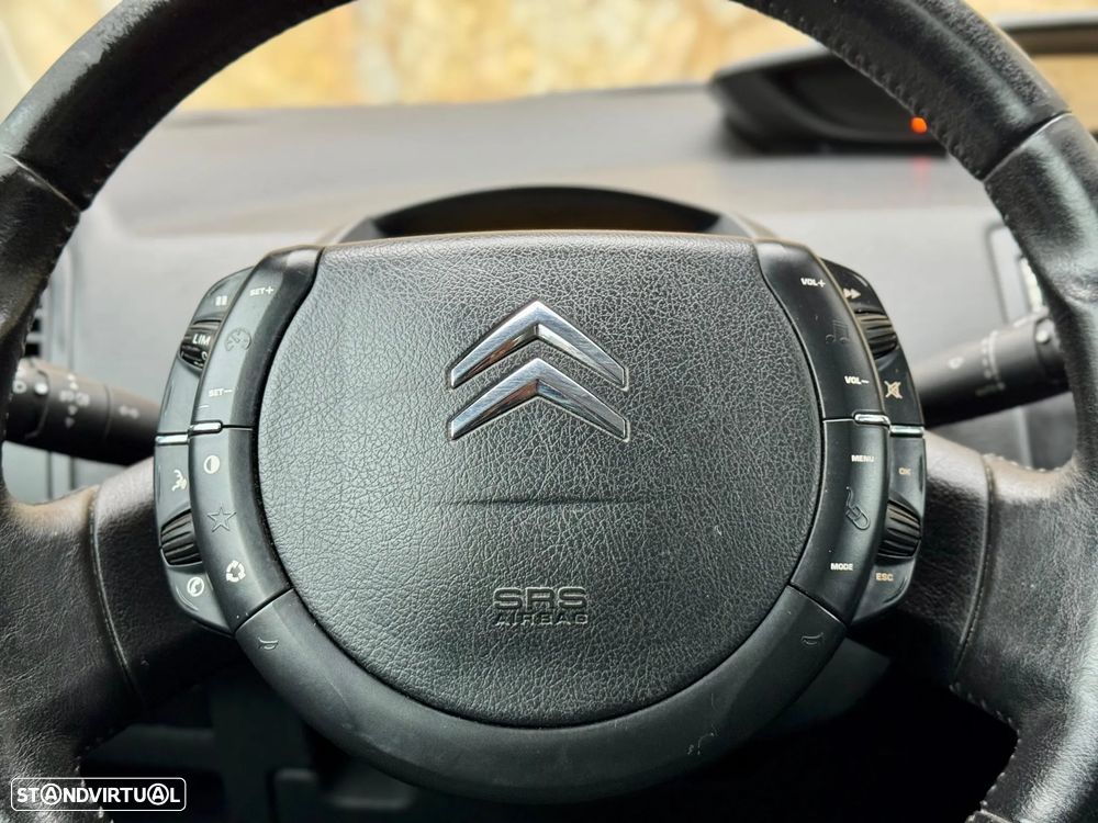 Citroën C4 1.6 HDi FAP Exclusive - 24