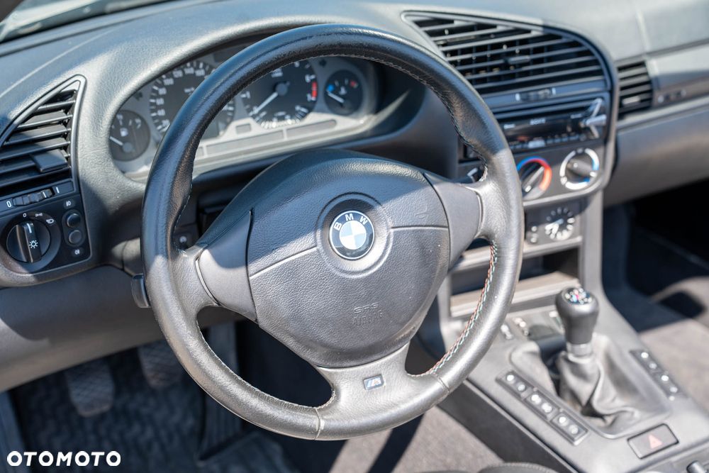 BMW Seria 3 320i - 12