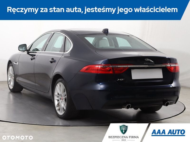 Jaguar XF - 6