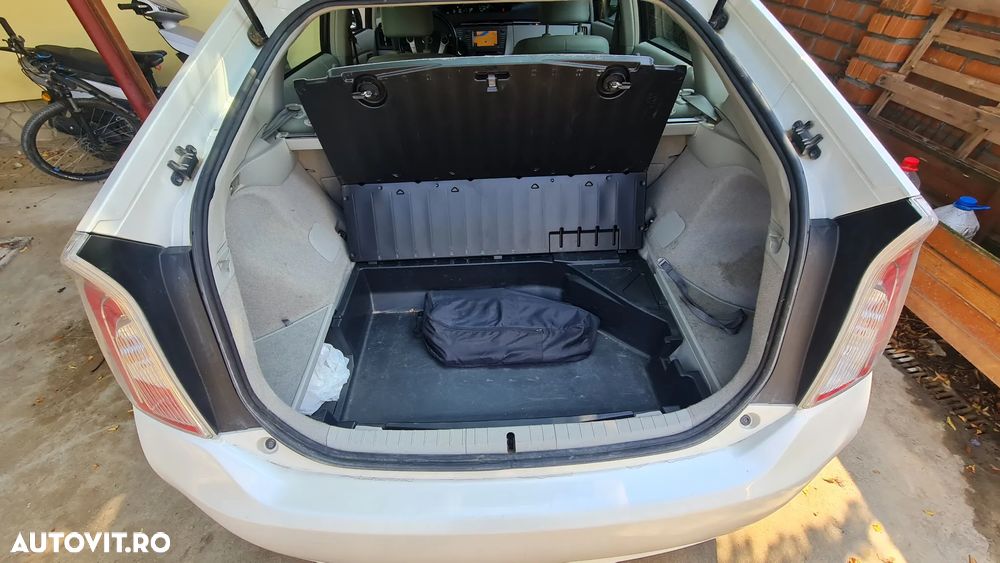 Toyota Prius - 14
