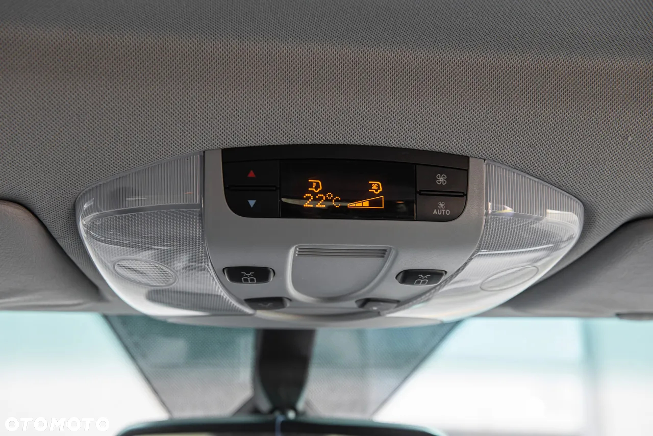 Mercedes-Benz Viano - 28