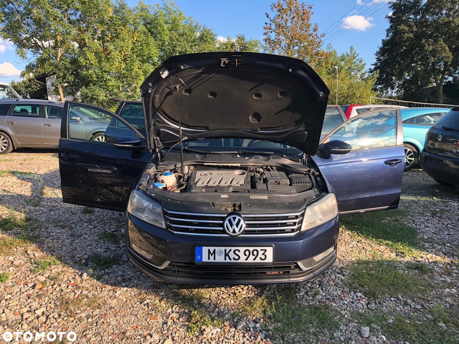Volkswagen Passat - 12