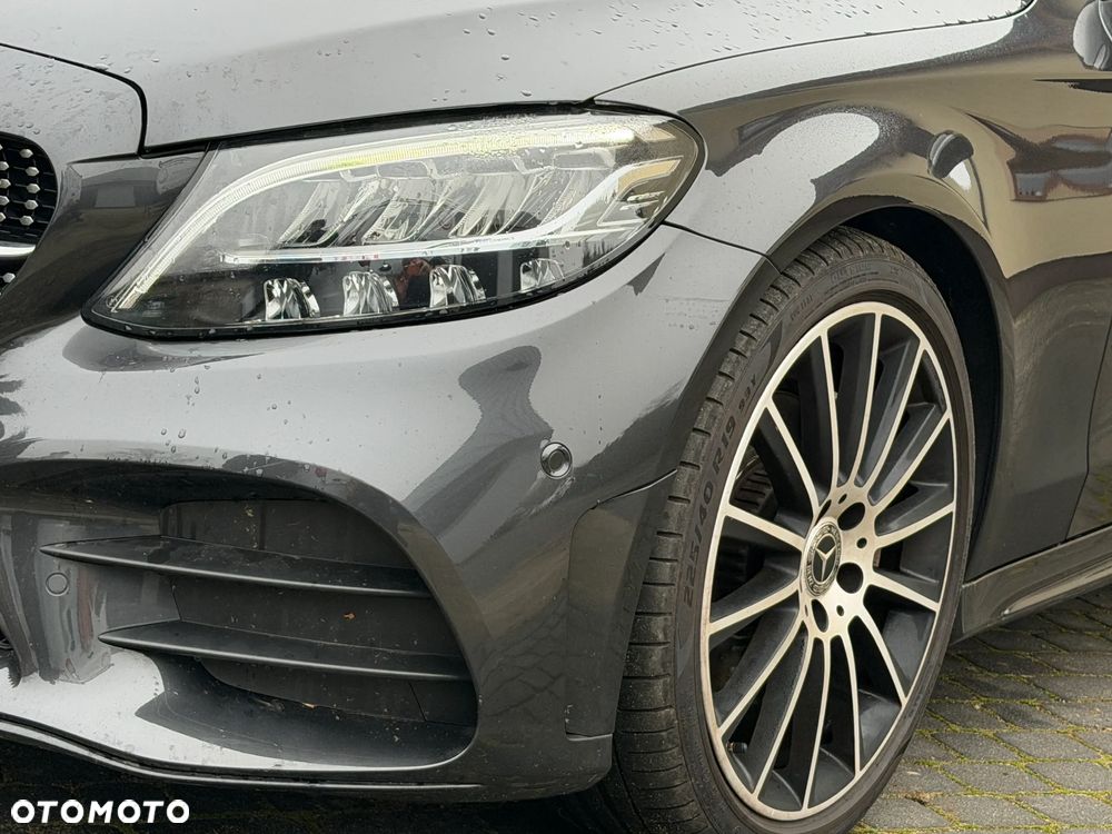 Mercedes-Benz Klasa C 200 9G-TRONIC AMG Line - 32