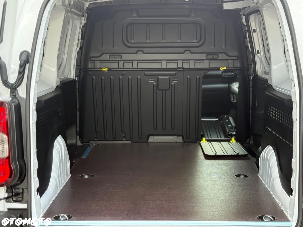 Opel COMBO - 10