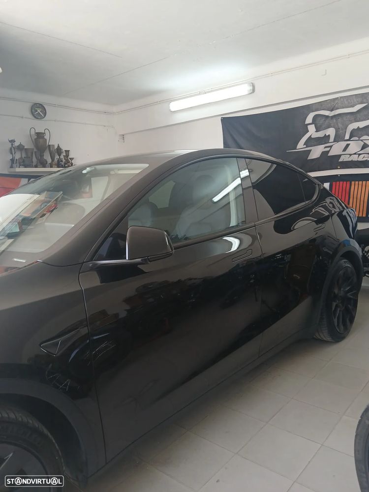 Tesla Model Y Standard RWD - 2