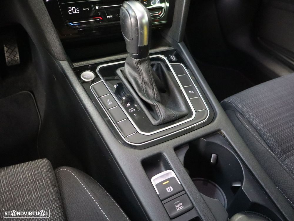 VW Passat Variant 2.0 TDI Business DSG - 21