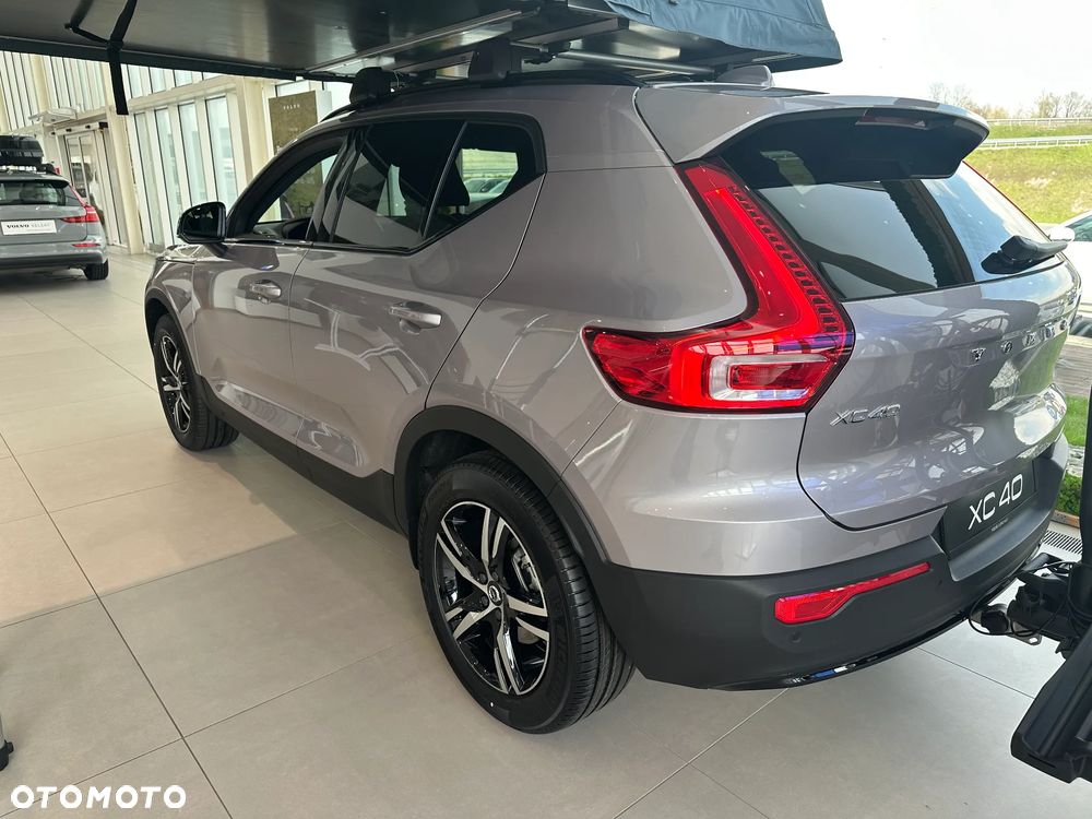 Volvo XC 40 B3 Plus Dark - 16