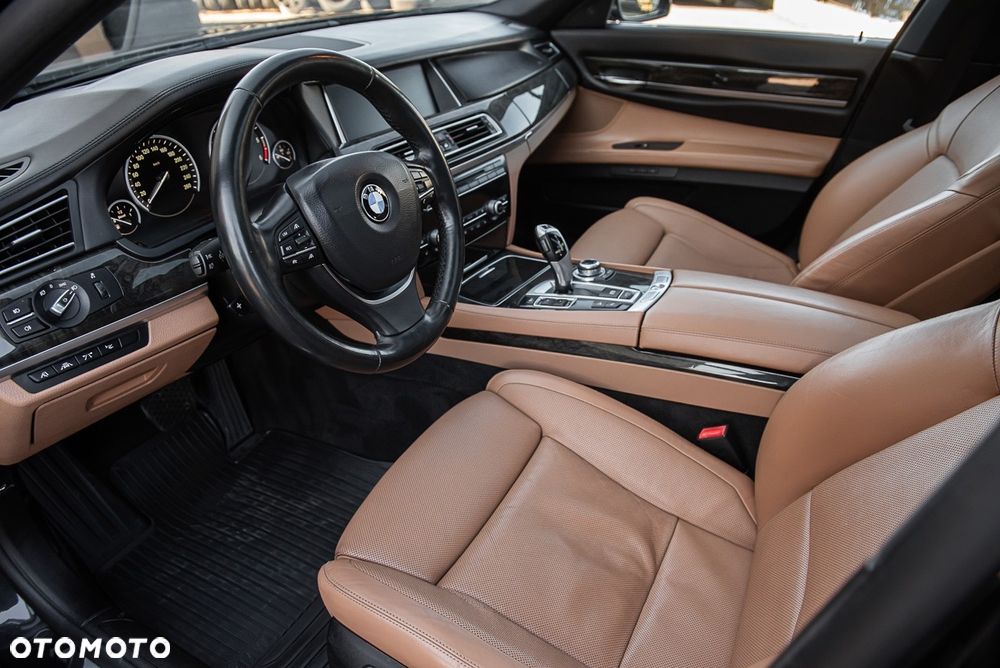 BMW Seria 7 740d xDrive - 26