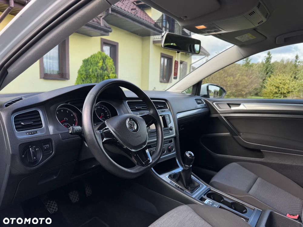 Volkswagen Golf - 8
