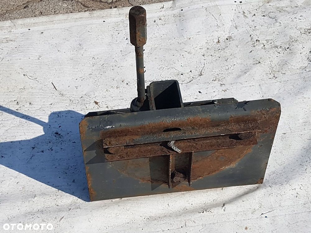 WINDA WIESZAK MOCOWANIE KOŁA ZAPASOWEGO DAF 55 LF KOŁA 19,5 - 4