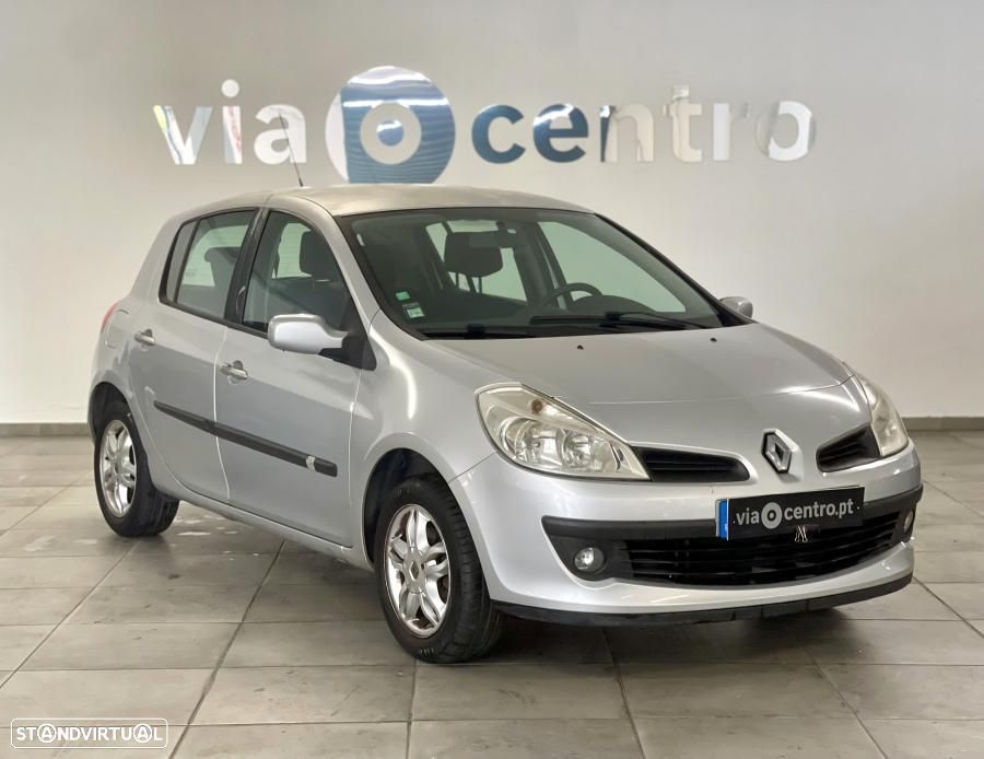 Renault Clio 1.2 16V Confort - 3