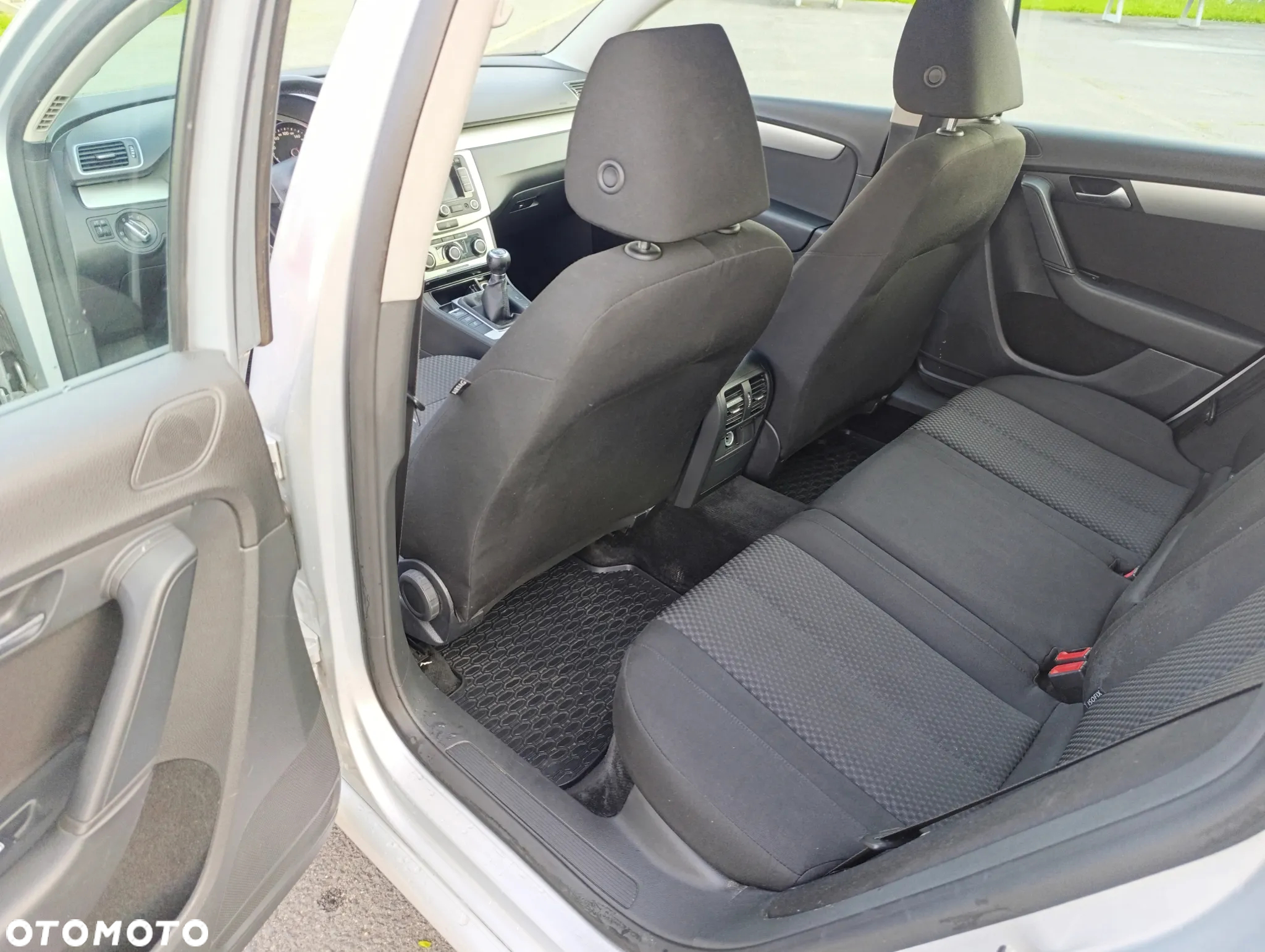 Volkswagen Passat Variant 1.6 TDI (BlueMotion Technology) Comfortline - 26