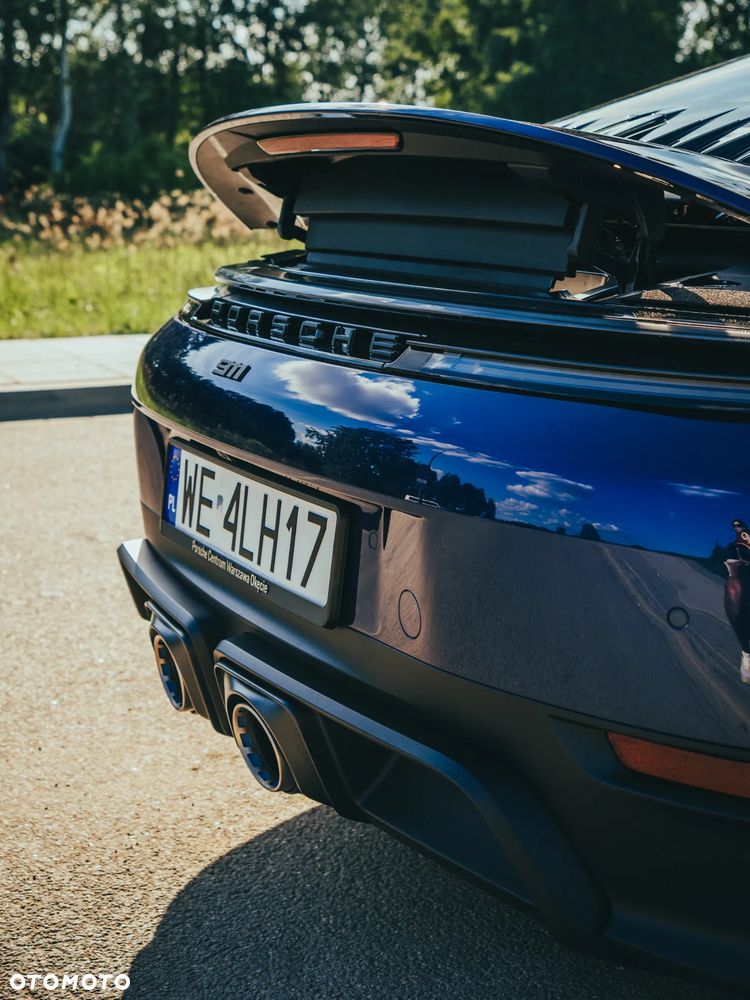 Porsche 911 Carrera 4 GTS - 5