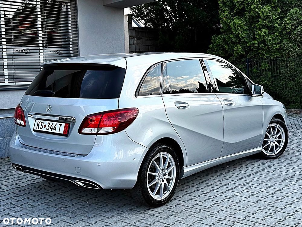Mercedes-Benz Klasa B 180 AMG Line - 3