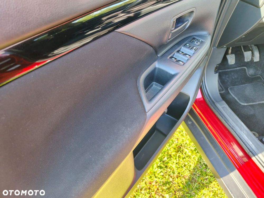 Mitsubishi Outlander 2.0 Invite + 2WD - 8