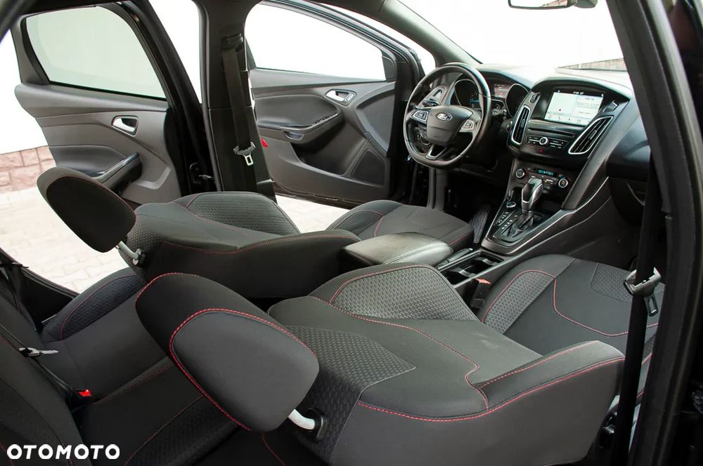 Ford Focus 1.5 EcoBlue Start-Stopp-System ST-LINE STYLE - 23