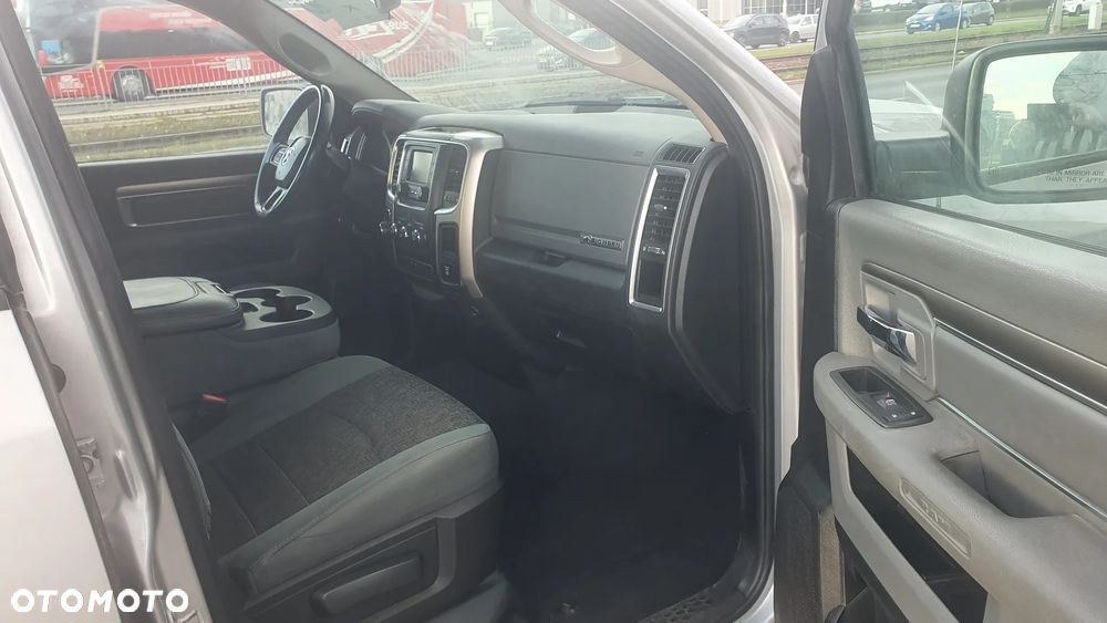 Dodge RAM - 8