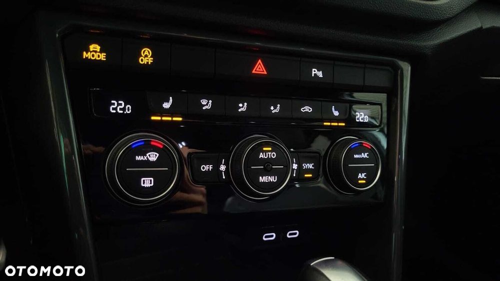 Volkswagen T-Roc - 19