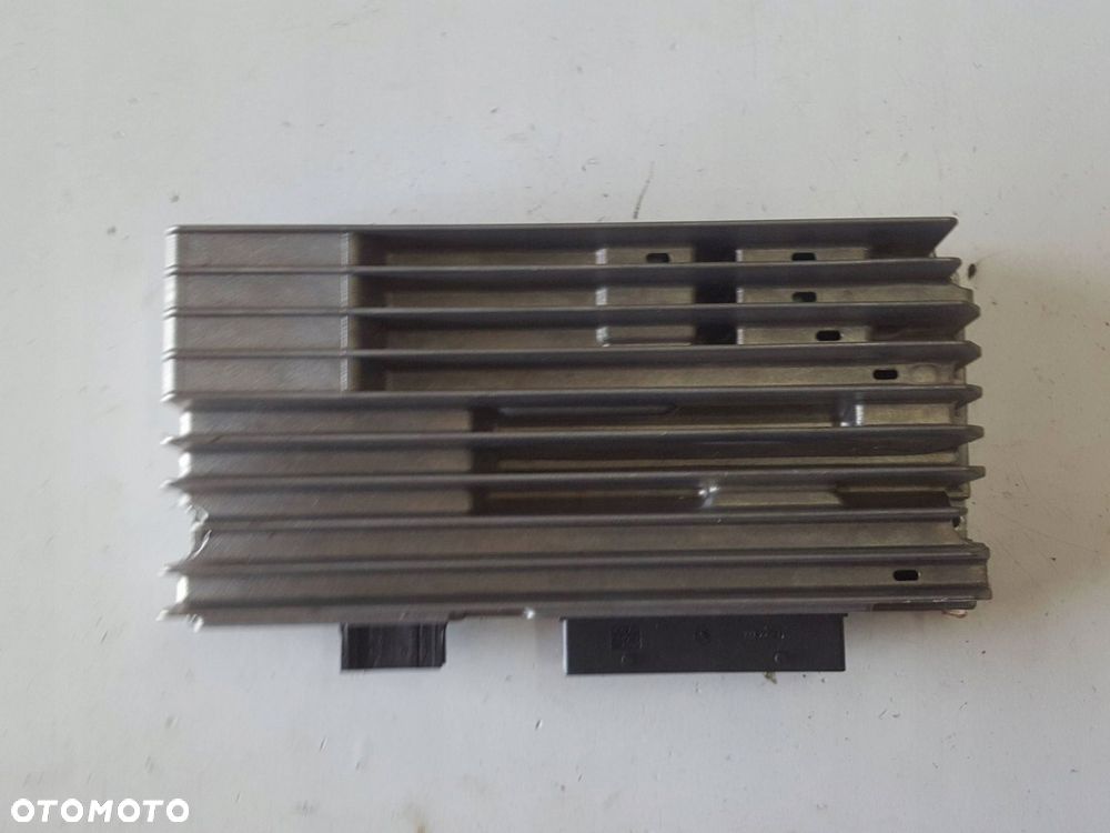 AUDI A4 B8 08-11r WZMACNIACZ RADIA AUDIO 8T0035223AR - 1