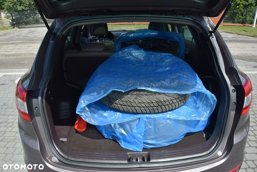 Hyundai ix35 2.0 CRDi 4WD Fifa World Cup Gold Edition - 18