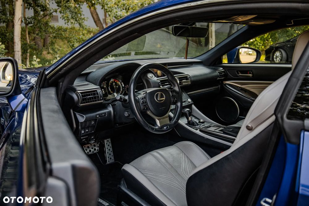 Lexus RC F Carbon - 19