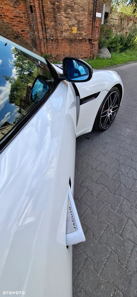 Jaguar F-Type - 12