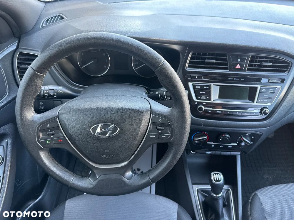 Hyundai i20 1.2 GO - 27