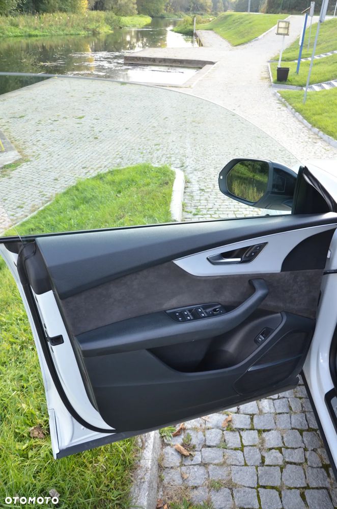 Audi Q8 - 11