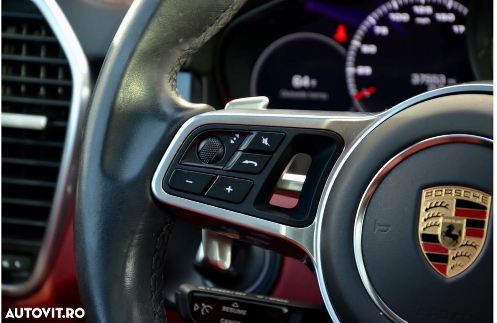 Porsche Cayenne - 30