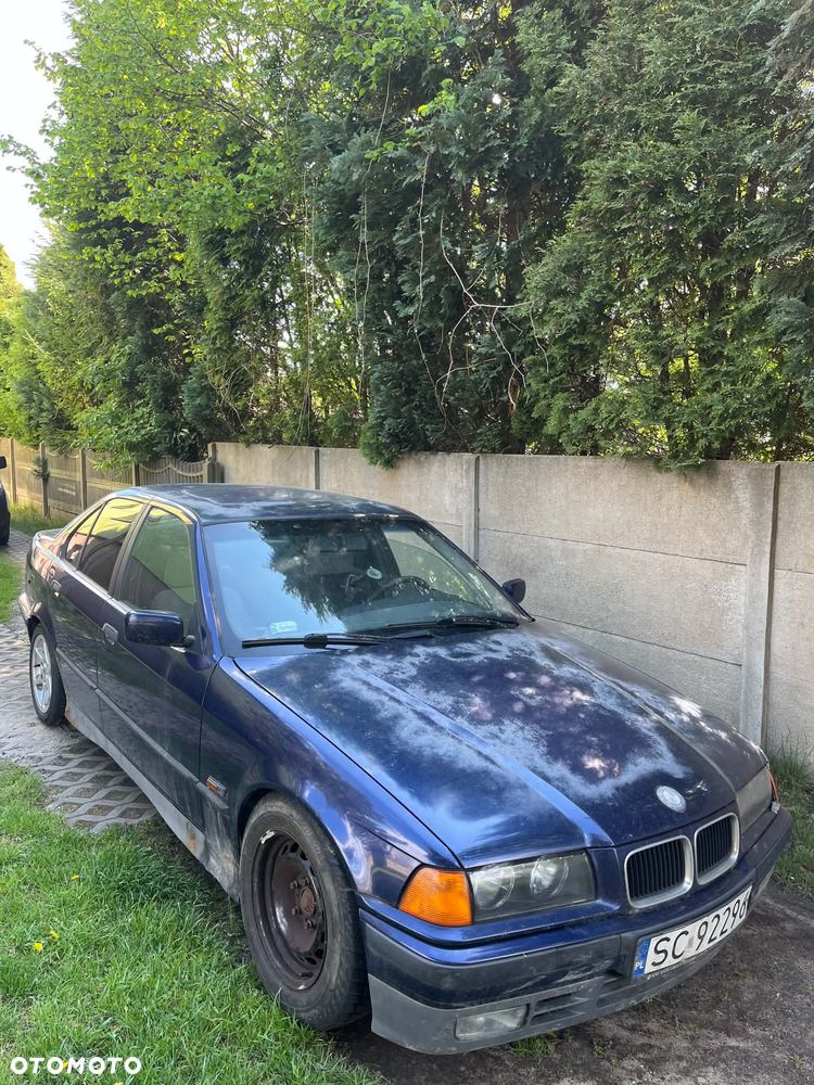 BMW Seria 3 318i - 1