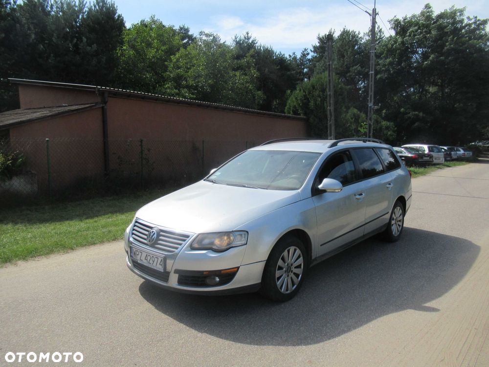 Volkswagen Passat - 1
