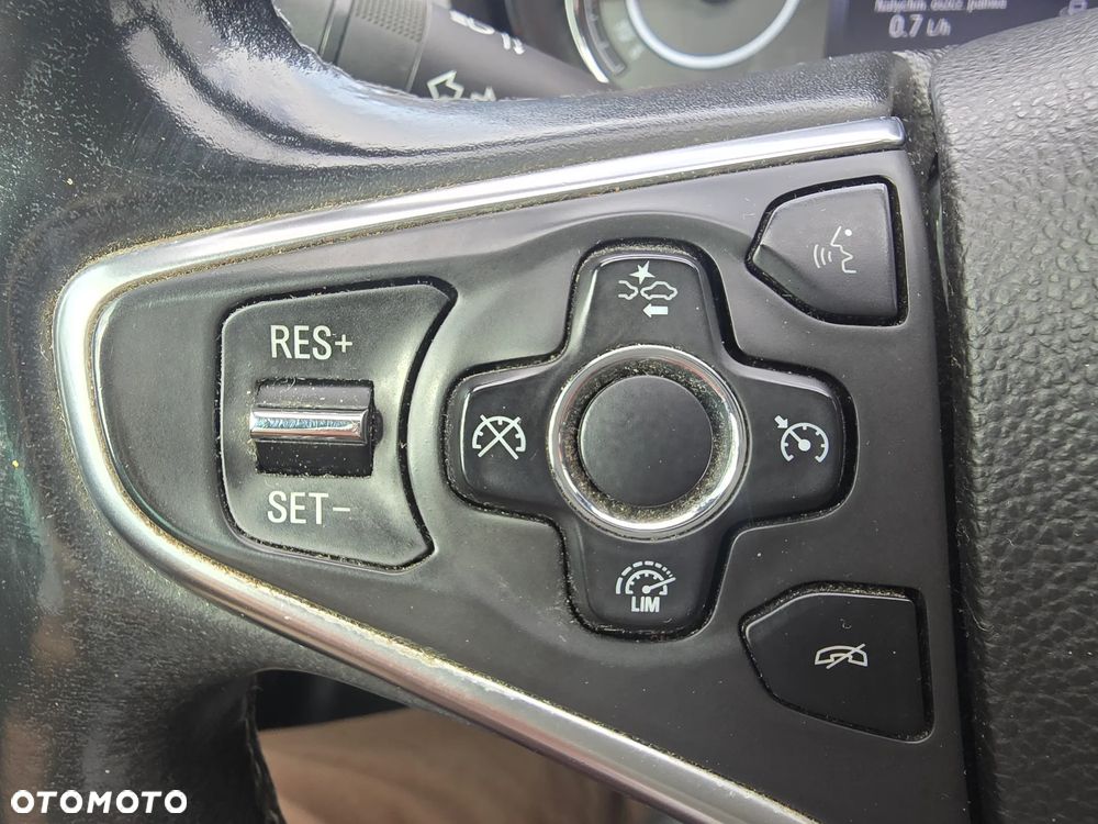 Opel Insignia - 16
